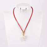 Cargar imagen en el visor de la galería, Collar Corbatero Rojo Perlado
