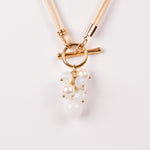 Cargar imagen en el visor de la galería, Collar Corbatero Beige Perlado