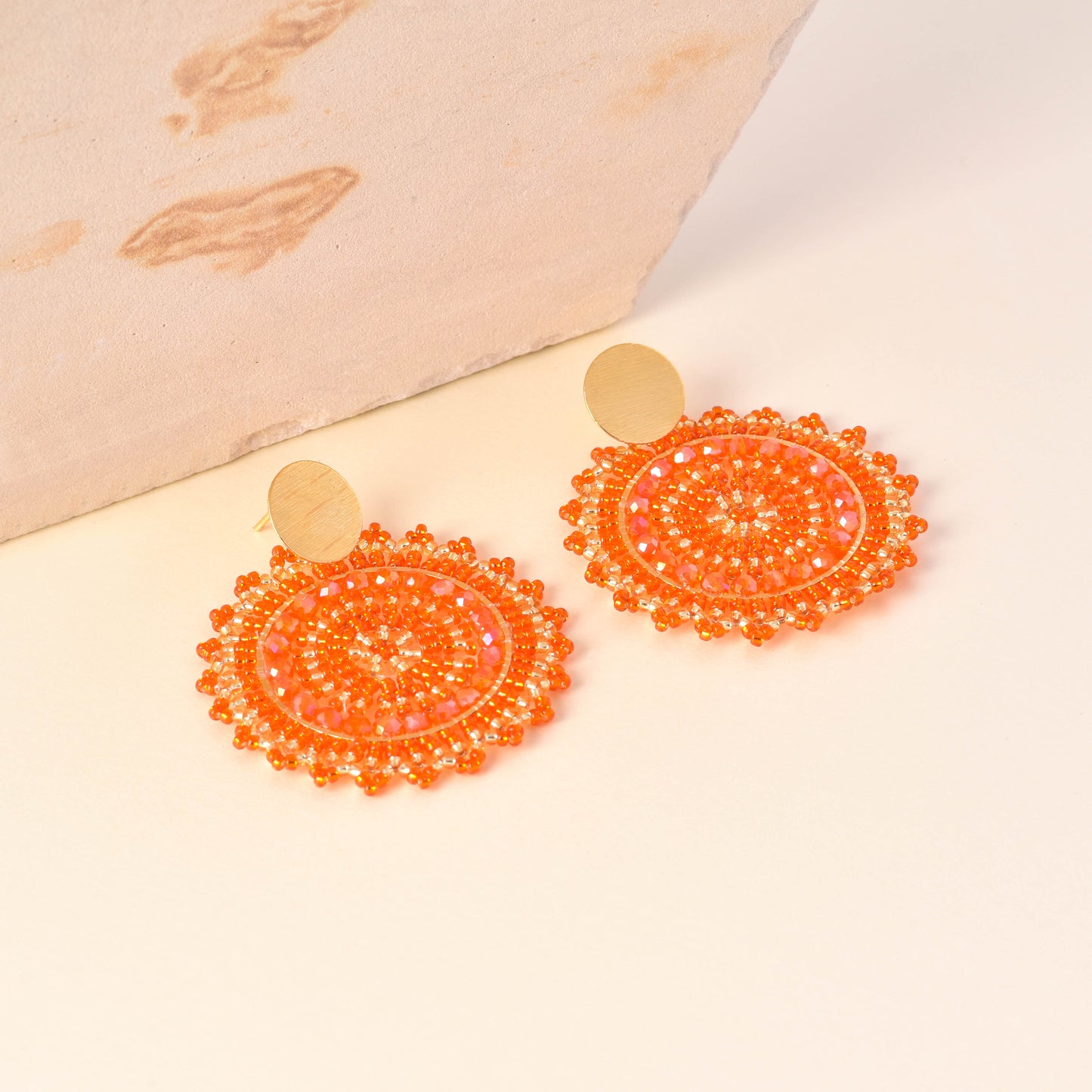 Aretes Nova