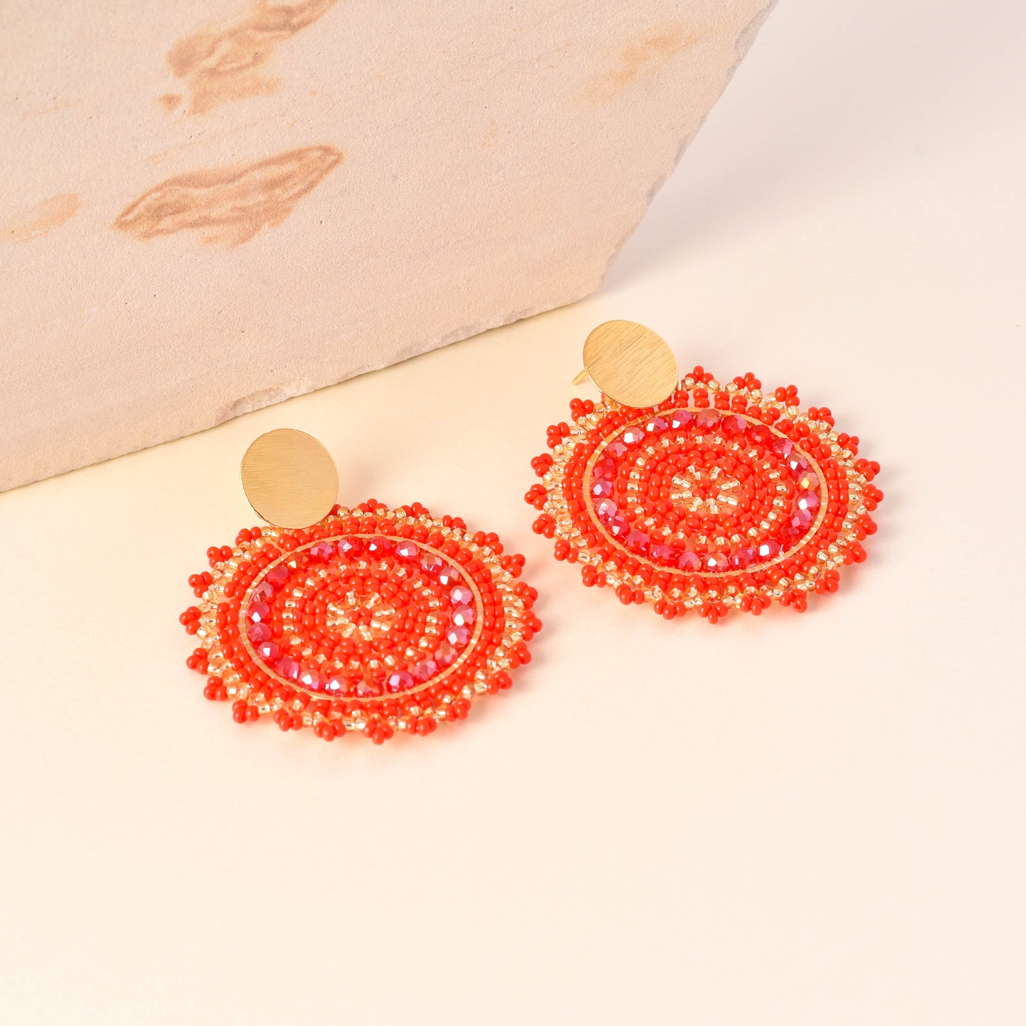 Aretes Nova