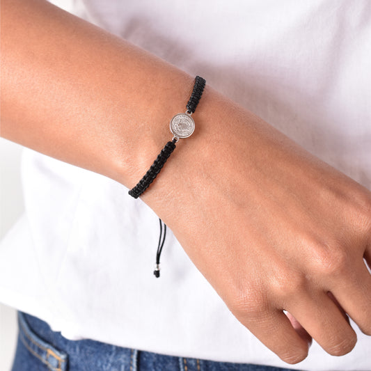 Pulsera San Benito plateado- Hilo negro